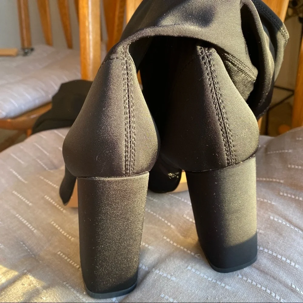 Pretty Little Things Black High Knee Block Heel Boots Size 7